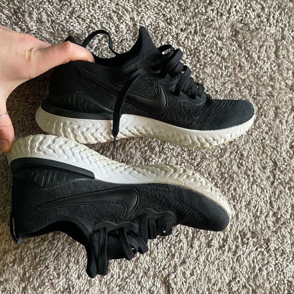 Nike Women’s size: 8 - Picture 2 of 4